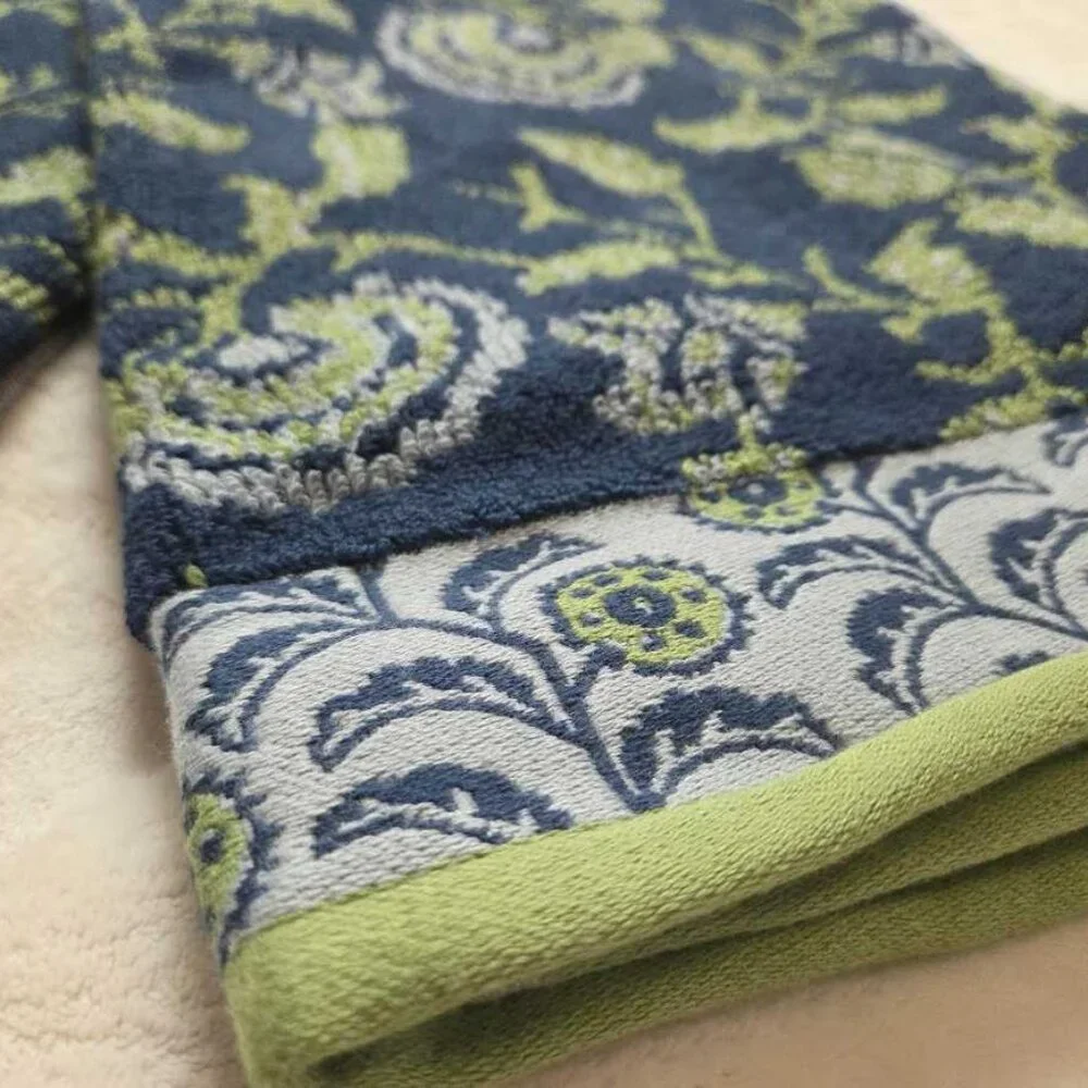 New Anthropologie Vivi cotton jacquard terrycloth bath towel in Teal